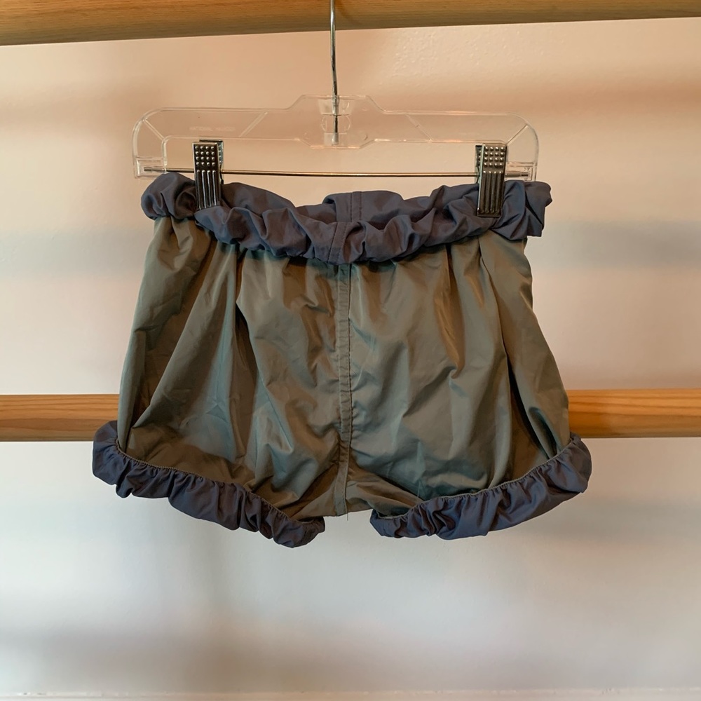 Bullet pointe dance wear reversible shorts